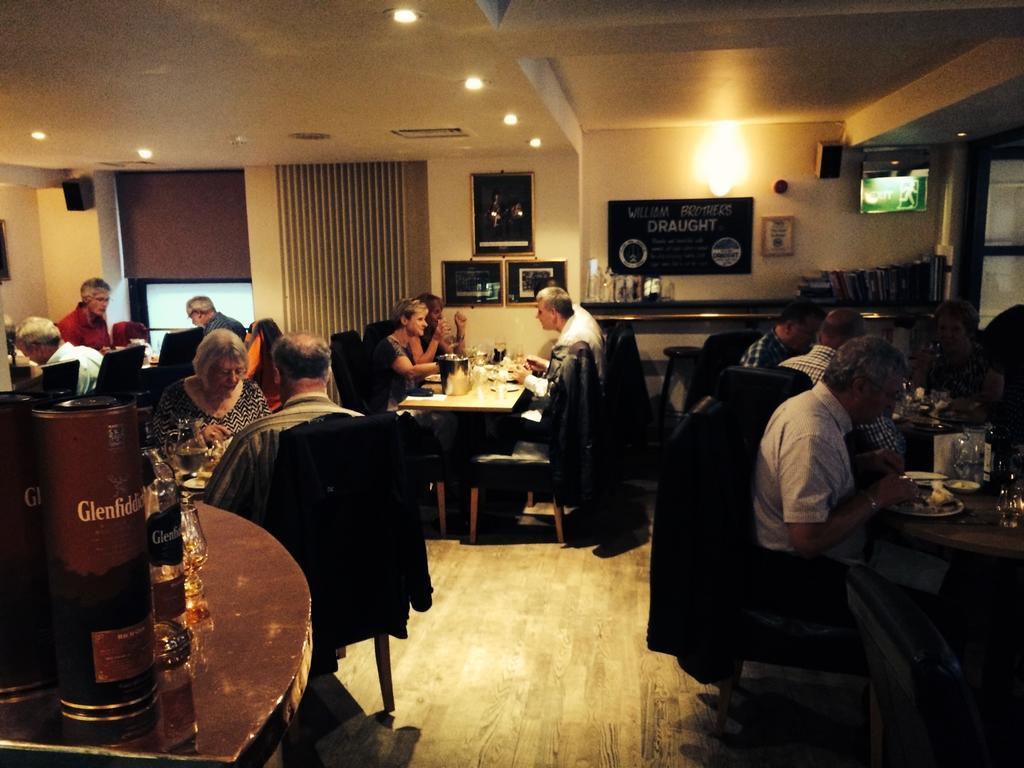 The Pipers' Tryst Hotel Glasgow Dış mekan fotoğraf